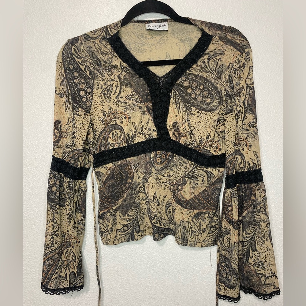 Breakin loose bell sleeve top - Picture 1 of 6